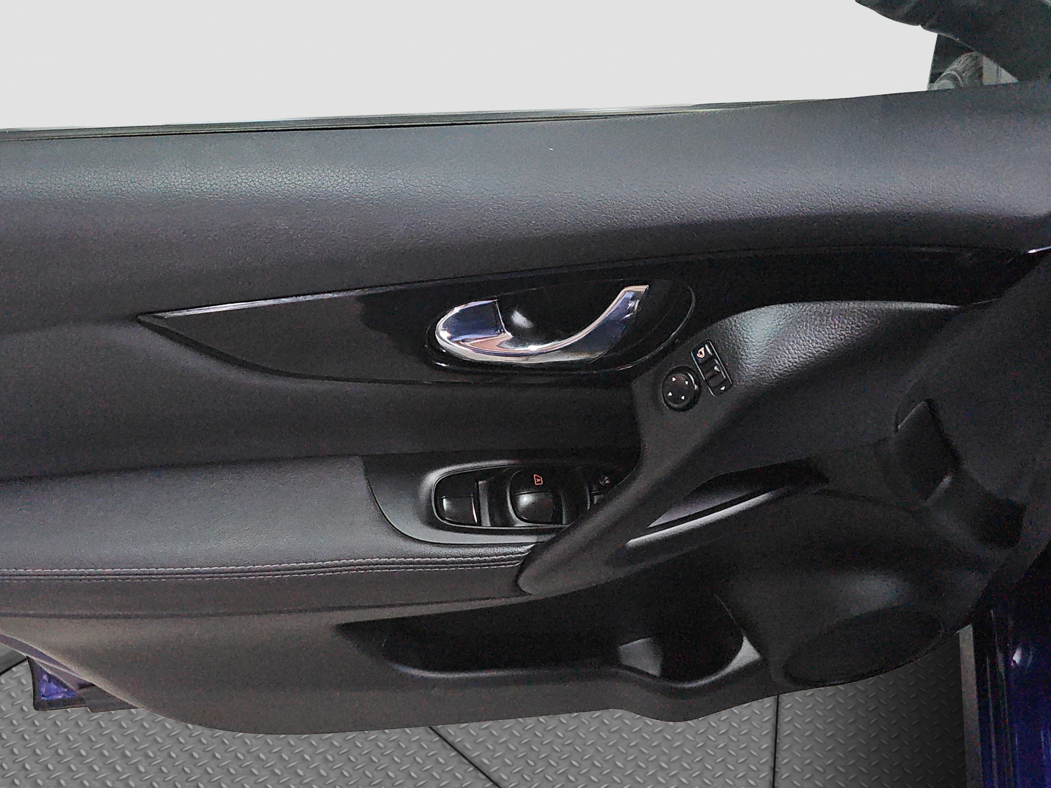
								Nissan Qashqai TEKNA full									