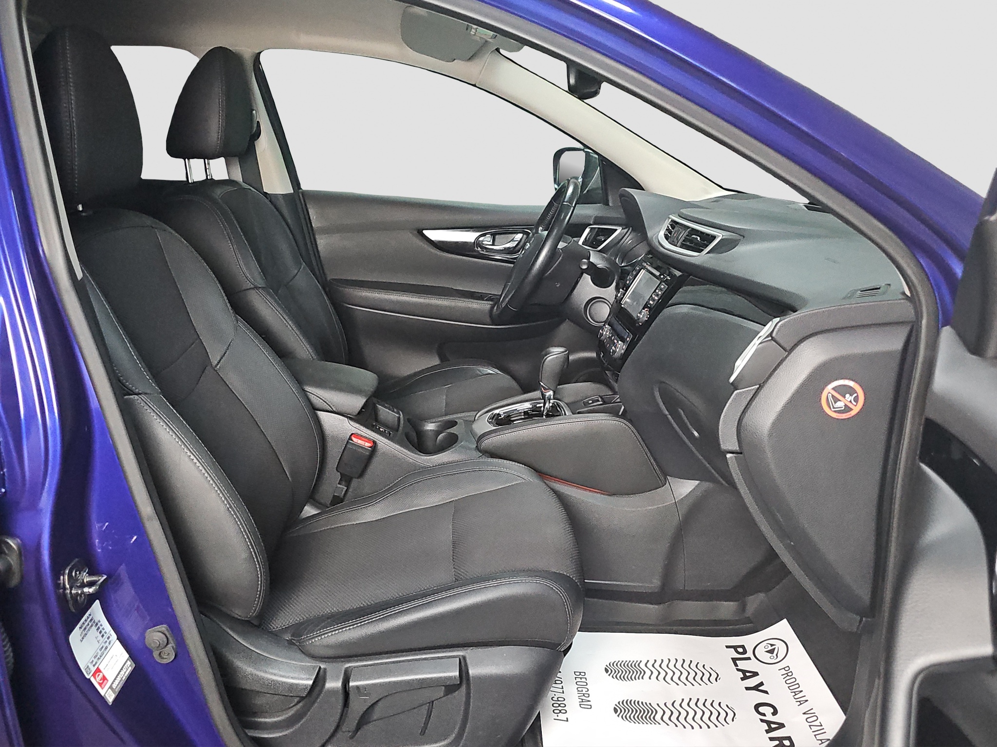 
								Nissan Qashqai TEKNA full									