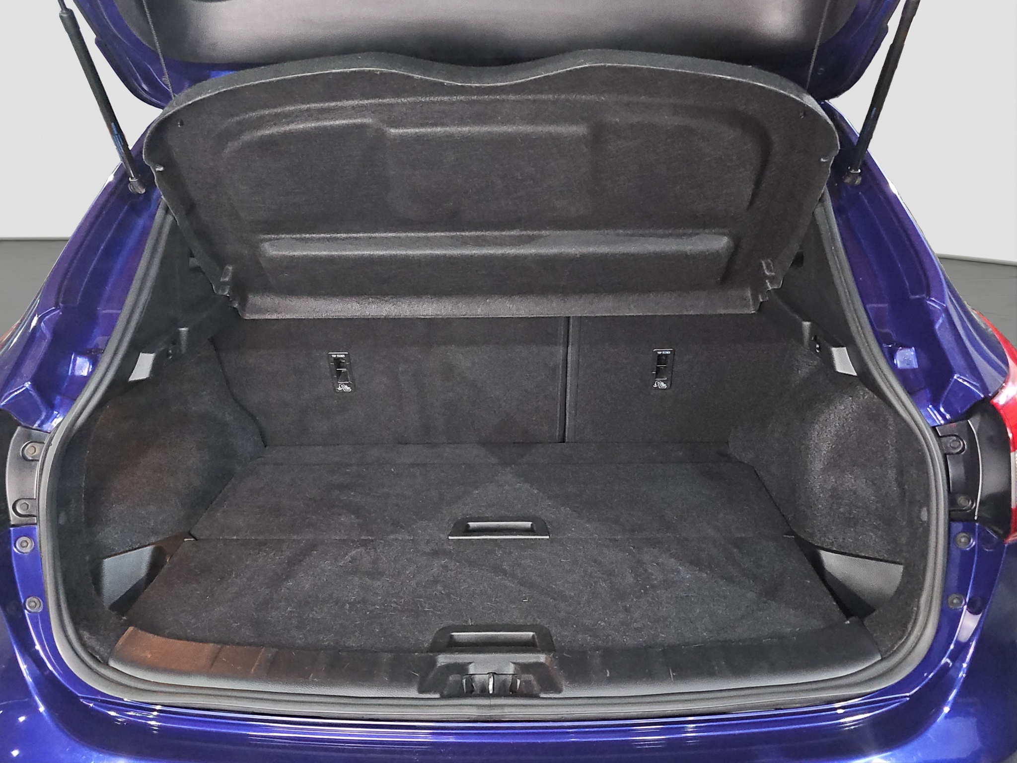 
								Nissan Qashqai TEKNA full									
