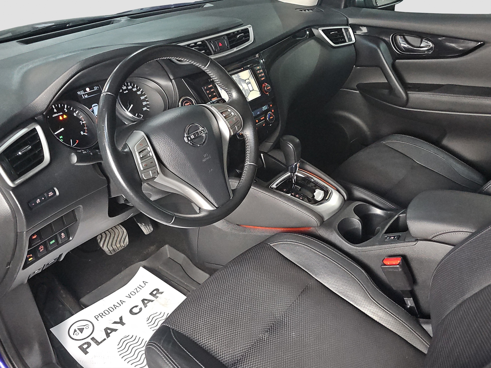 
								Nissan Qashqai TEKNA full									