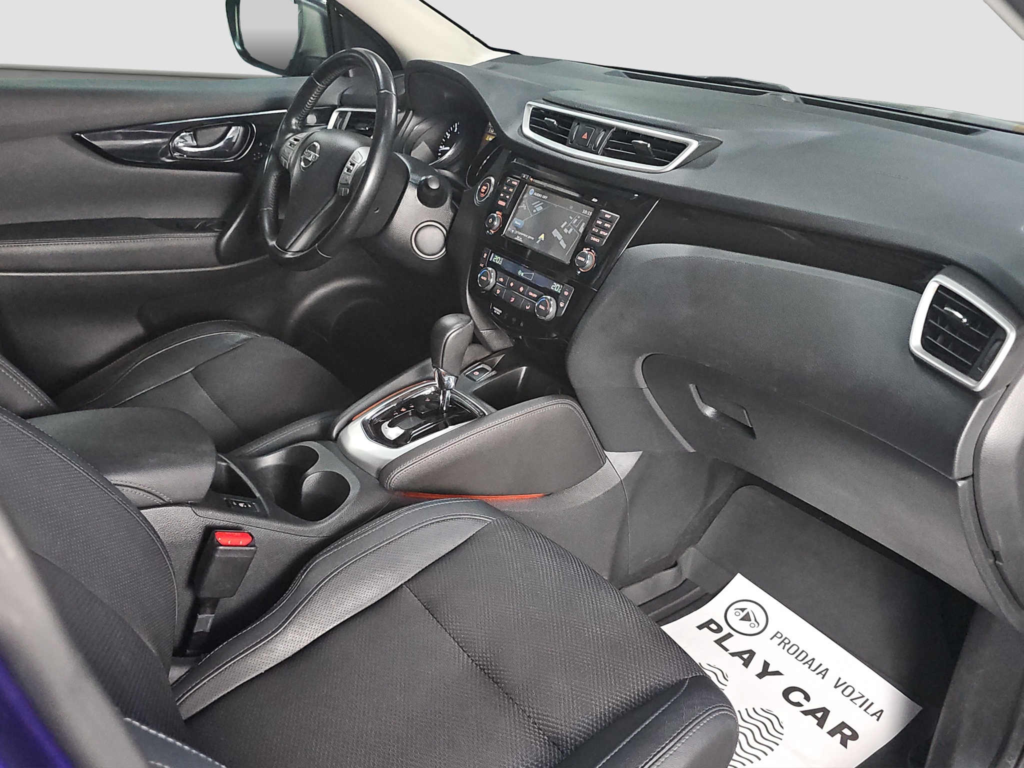 
								Nissan Qashqai TEKNA full									