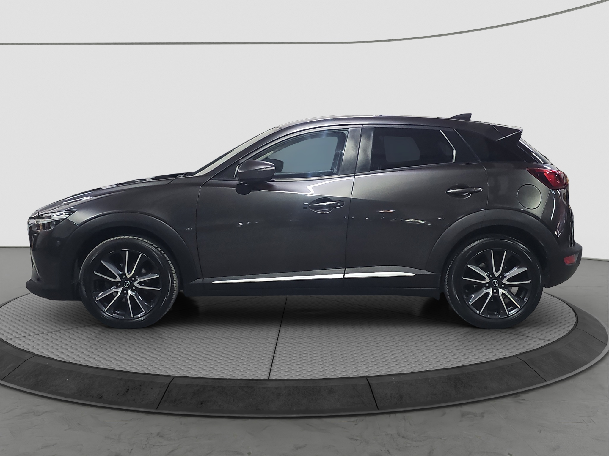 
								Mazda CX-3 MALA.KM/AWD/AUTO full									