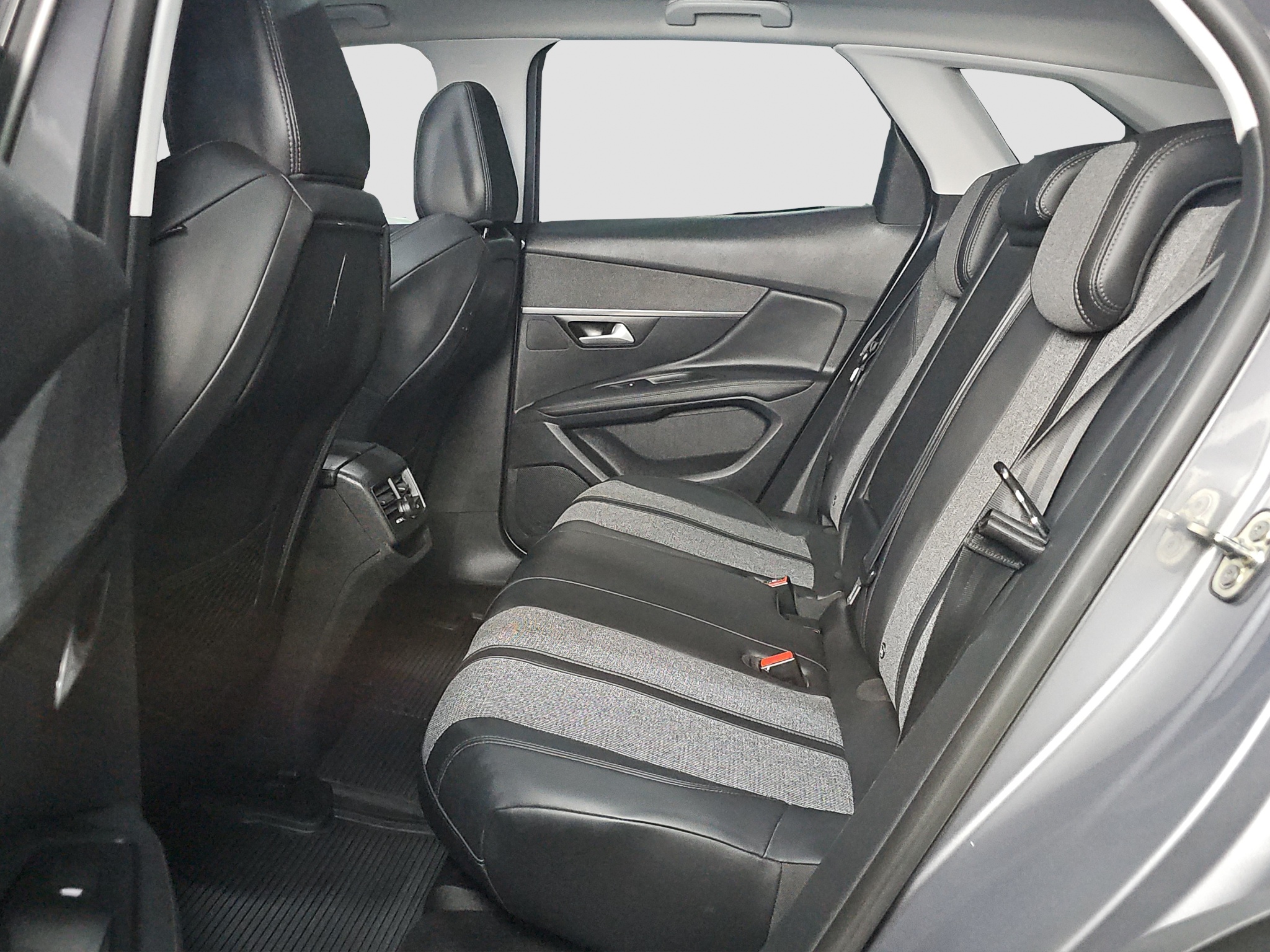 
								Peugeot 3008 POK.KROV/AUTO full									