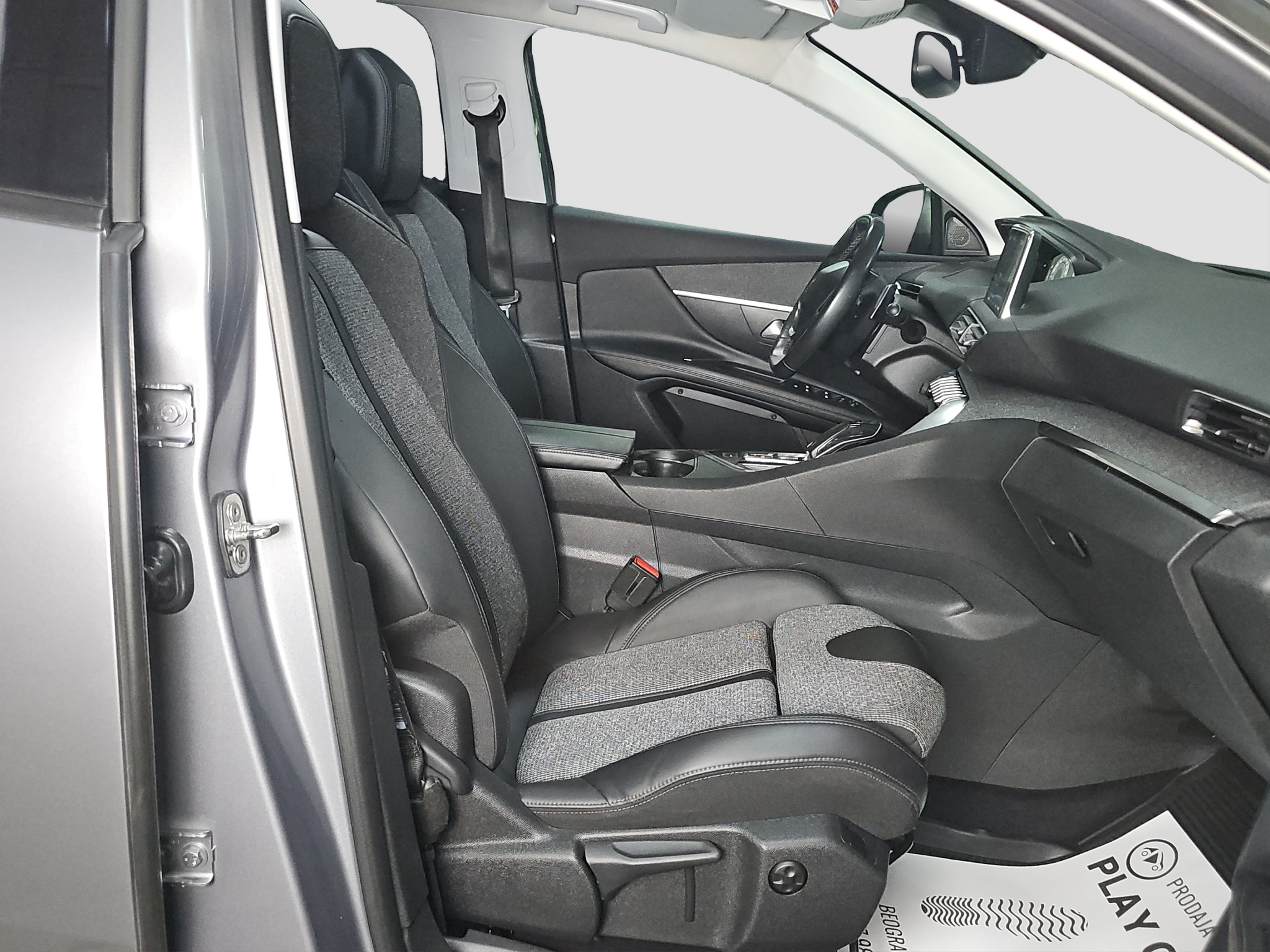 
								Peugeot 3008 POK.KROV/AUTO full									