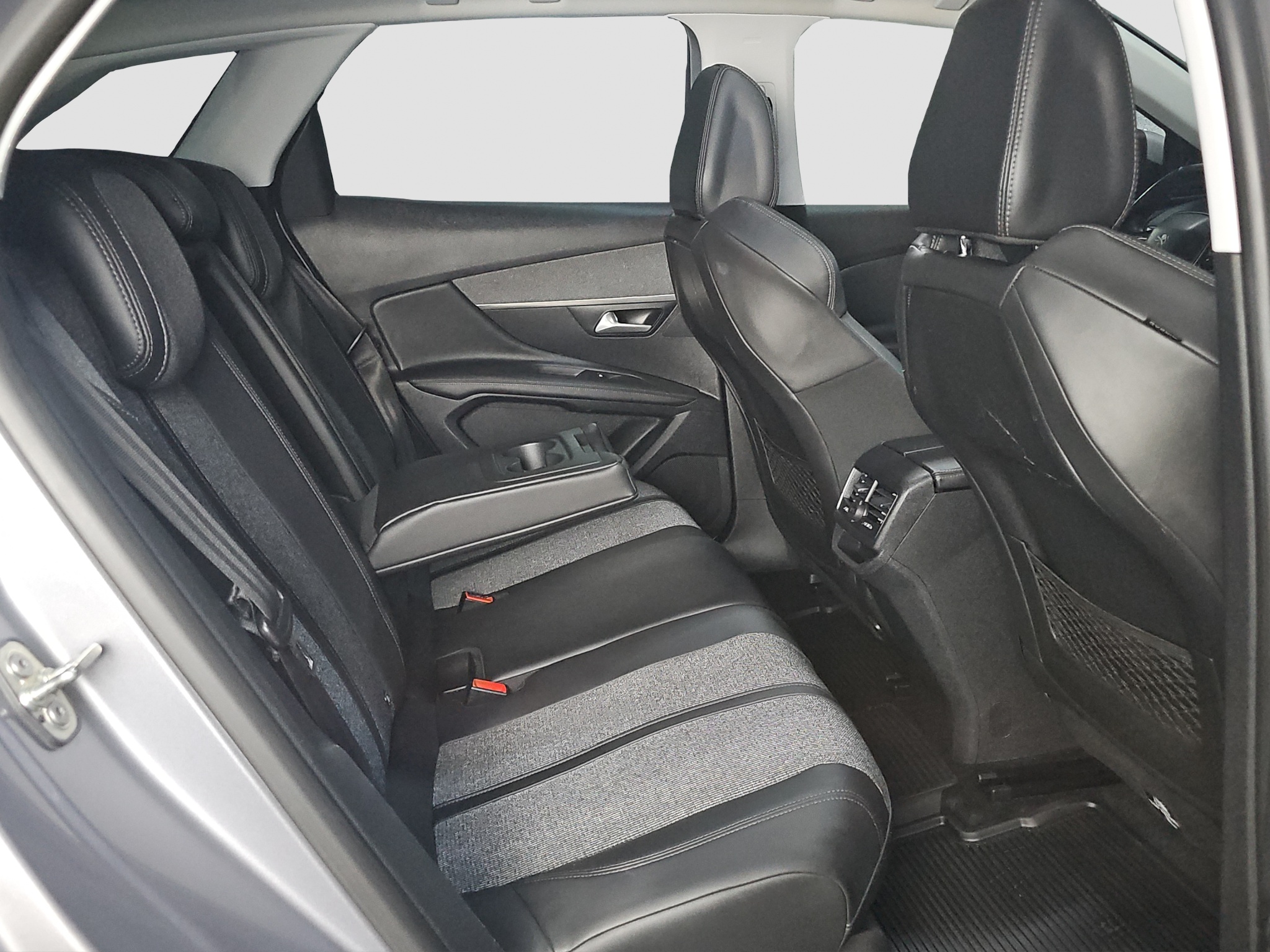 
								Peugeot 3008 POK.KROV/AUTO full									