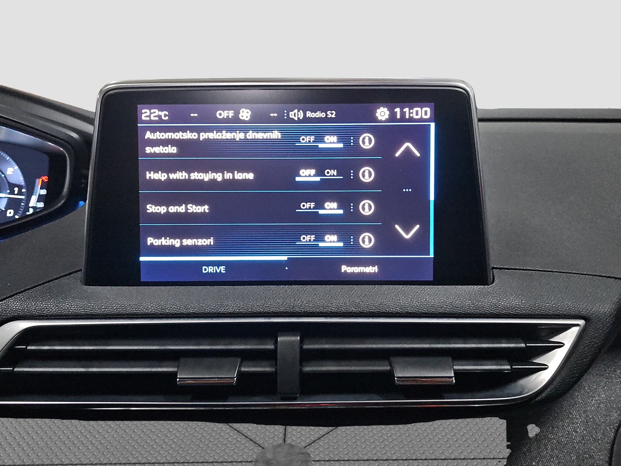 
								Peugeot 3008 POK.KROV/AUTO full									