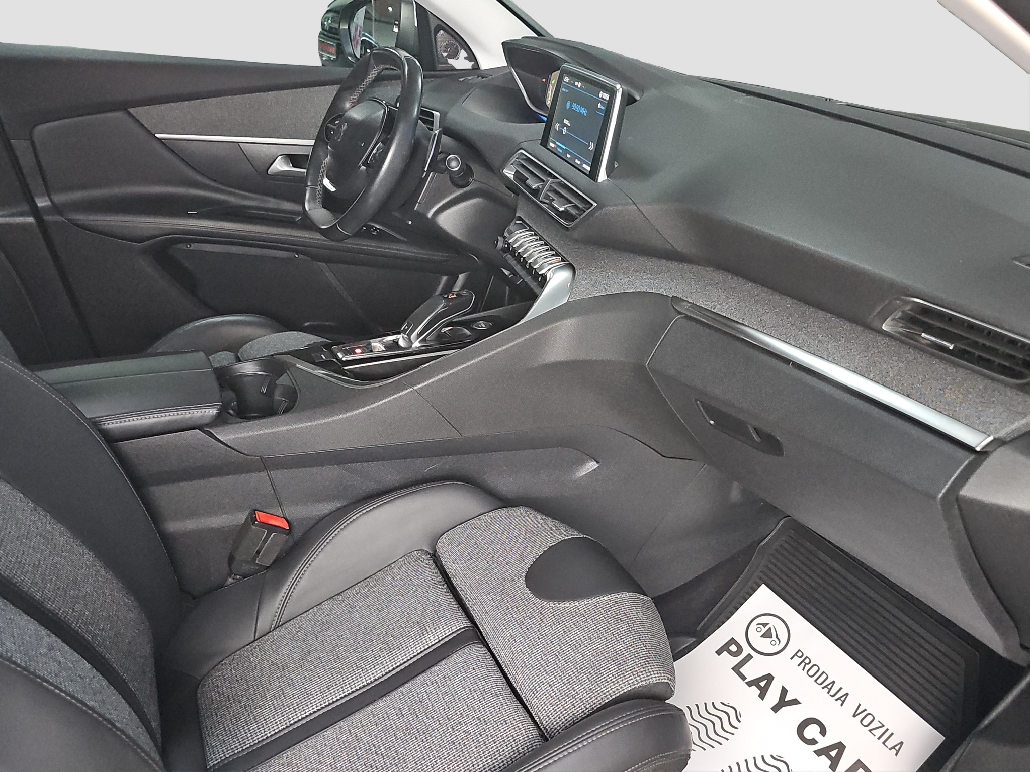 
								Peugeot 3008 POK.KROV/AUTO full									