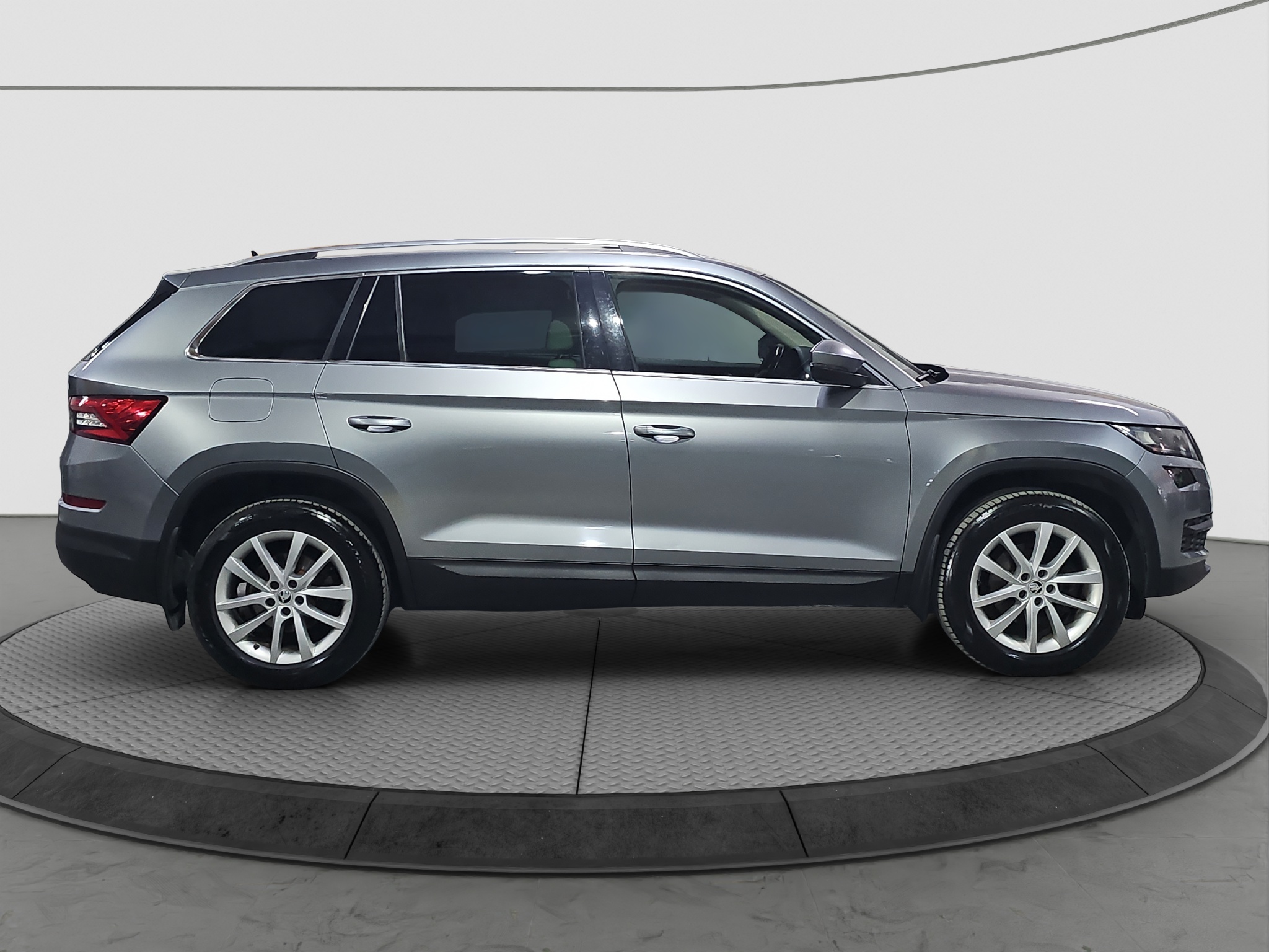 
								Škoda Kodiaq 4X4/AUTO full									