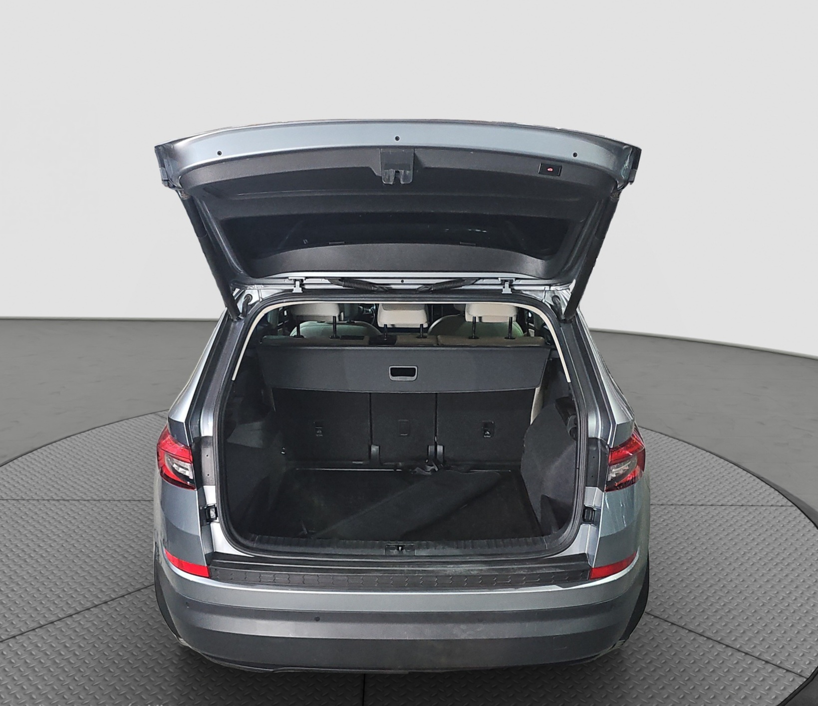 
								Škoda Kodiaq 4X4/AUTO full									