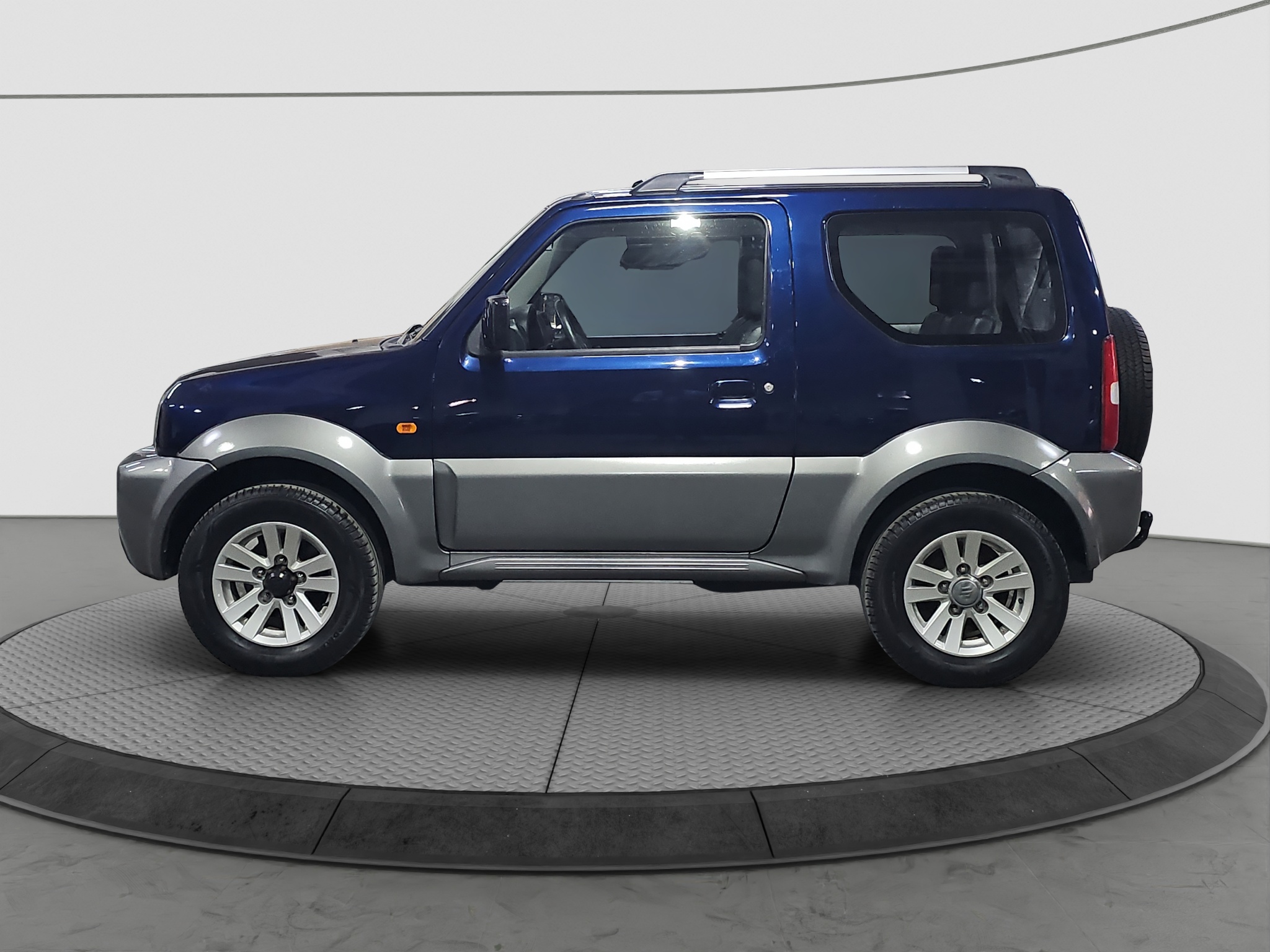 
								Suzuki Jimny full									