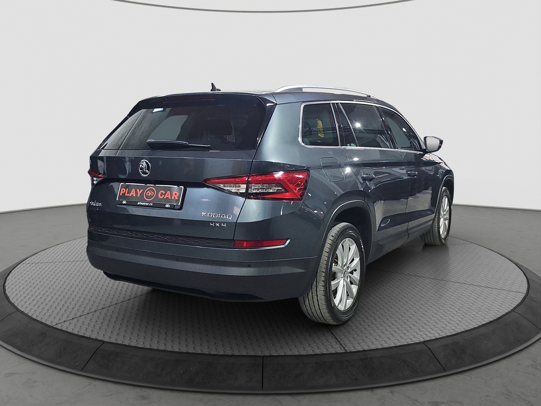 
								Škoda Kodiaq 4X4/DSG full									