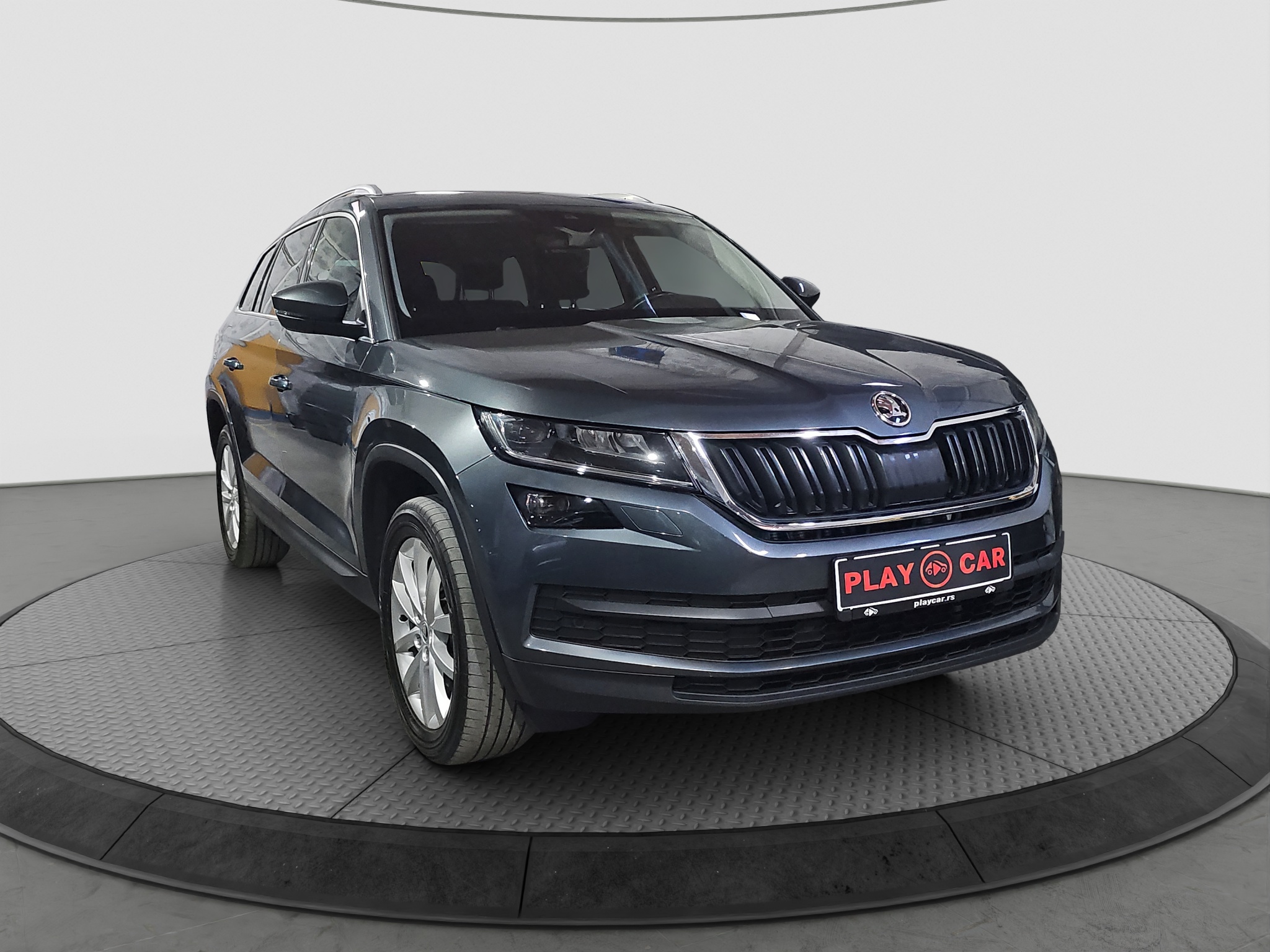 
								Škoda Kodiaq 4X4/DSG full									