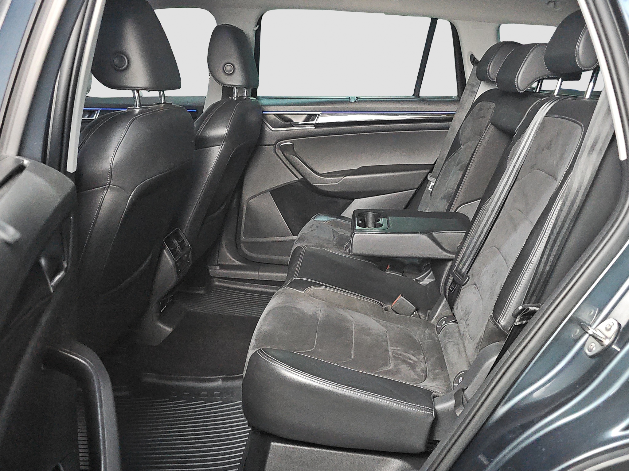 
								Škoda Kodiaq 4X4/DSG full									