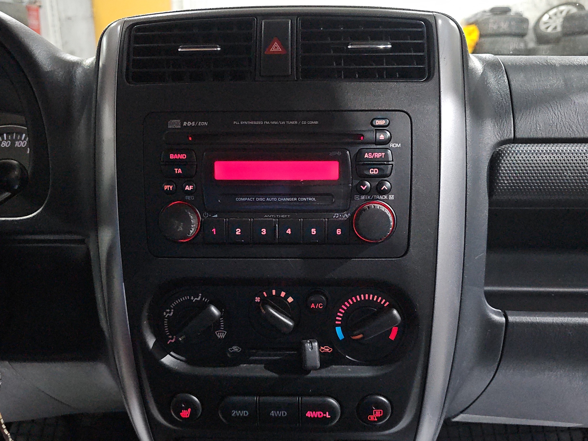 
								Suzuki Jimny full									
