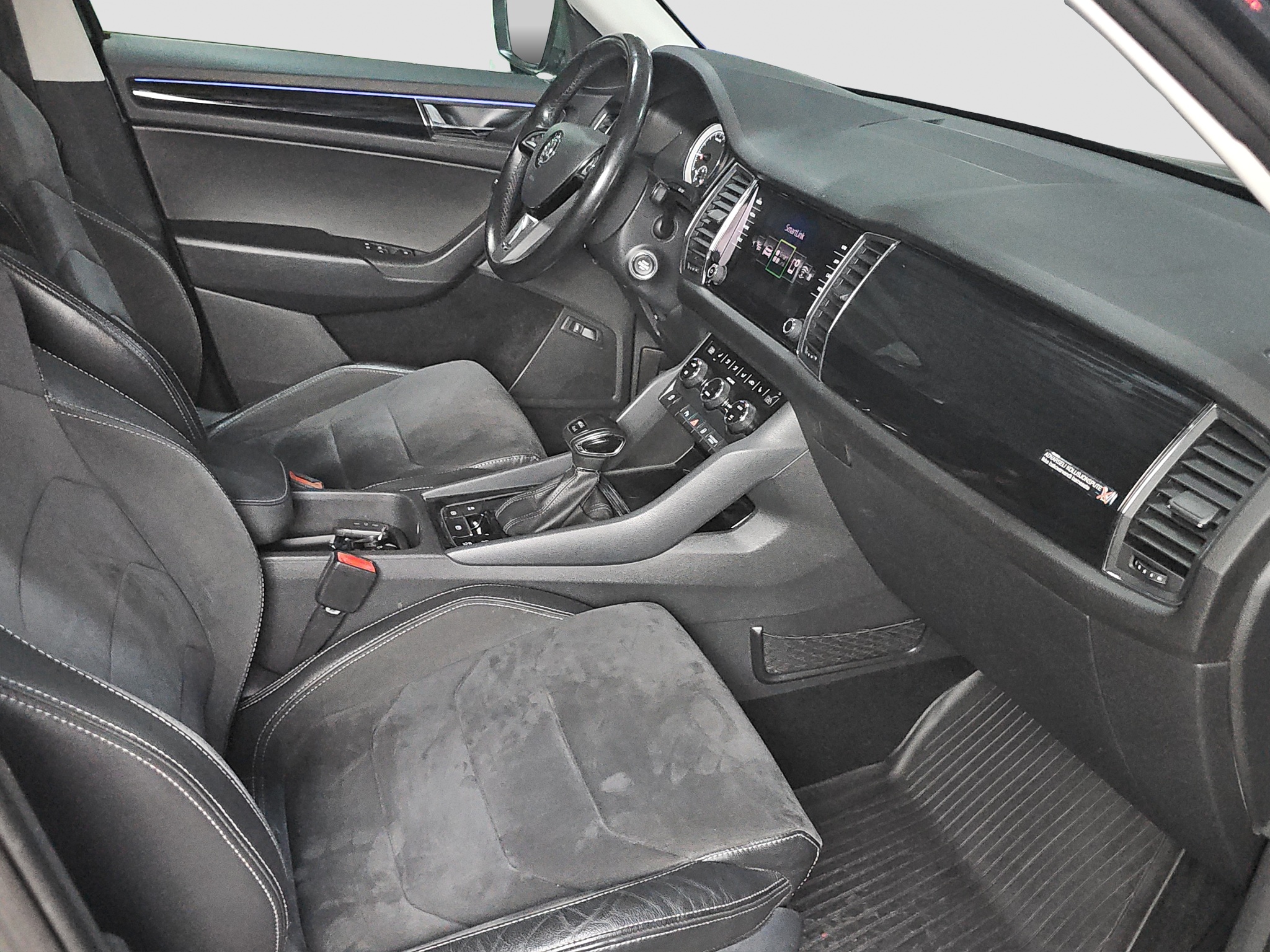 
								Škoda Kodiaq 4X4/DSG full									