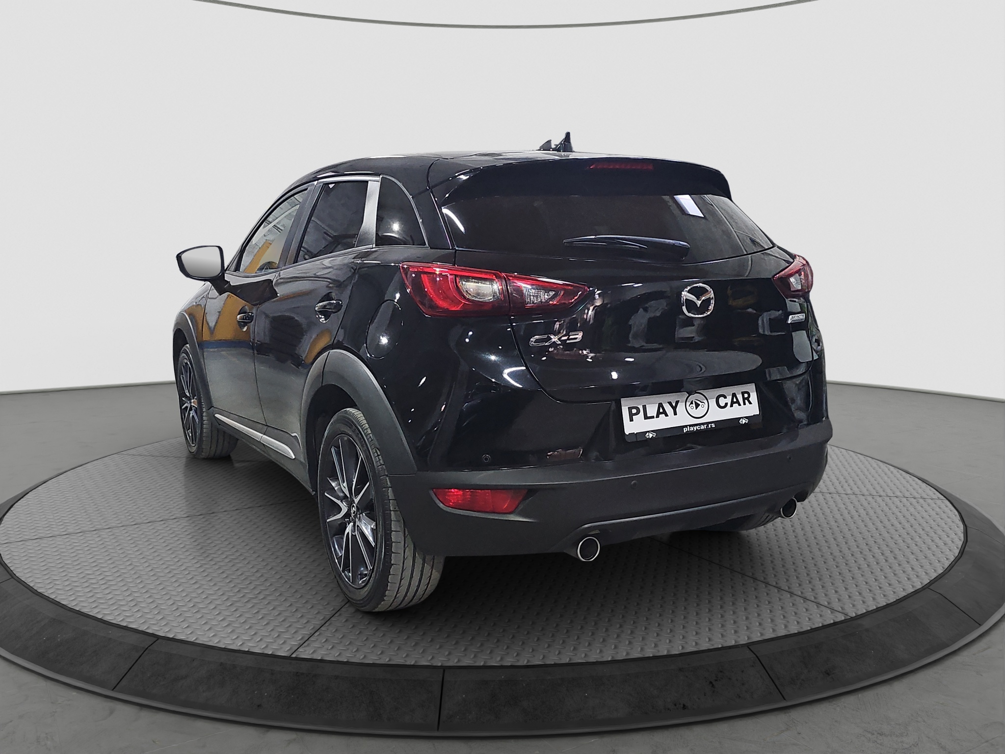 
								Mazda CX-3 AUTO/FU.LL full									