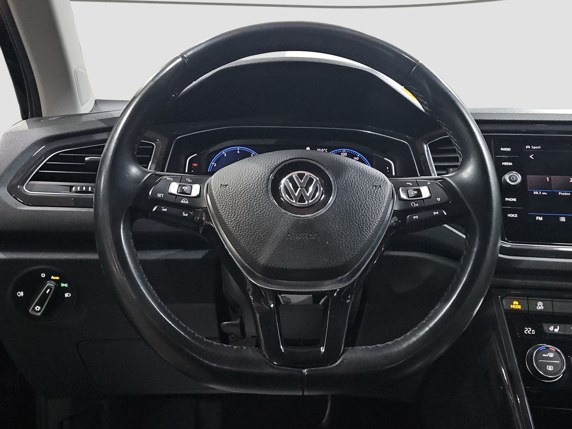 
								Volkswagen T-Roc AUTO/VIRT full									