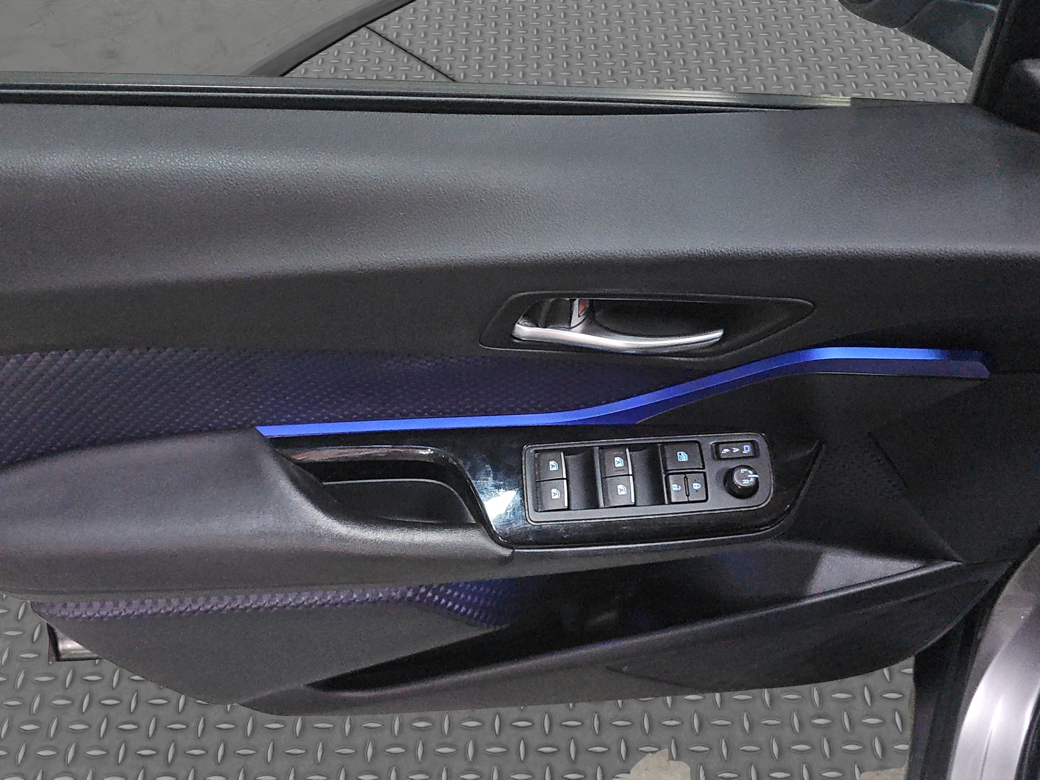 
								Toyota C-HR FU.LL full									