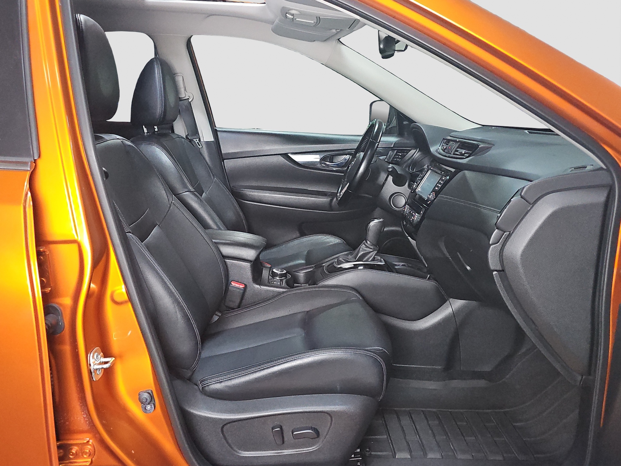 
								Nissan X-Trail TeknaPlus/7sed/AUTO full									