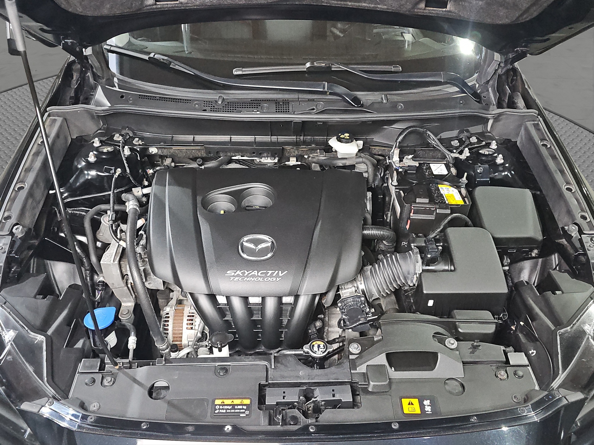 
								Mazda CX-3 AUTO/FU.LL full									