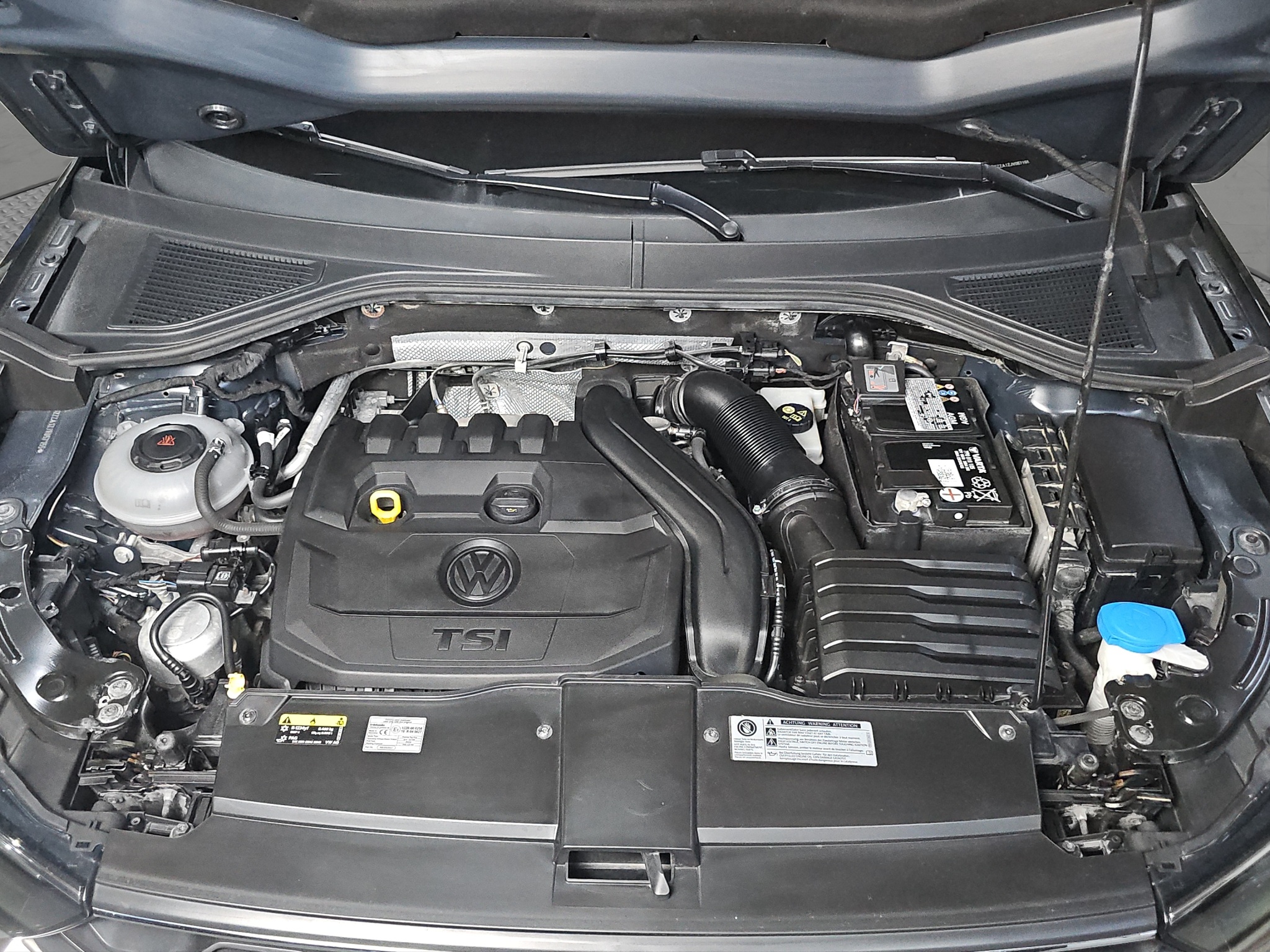 
								Volkswagen T-Roc AUTO/VIRT full									