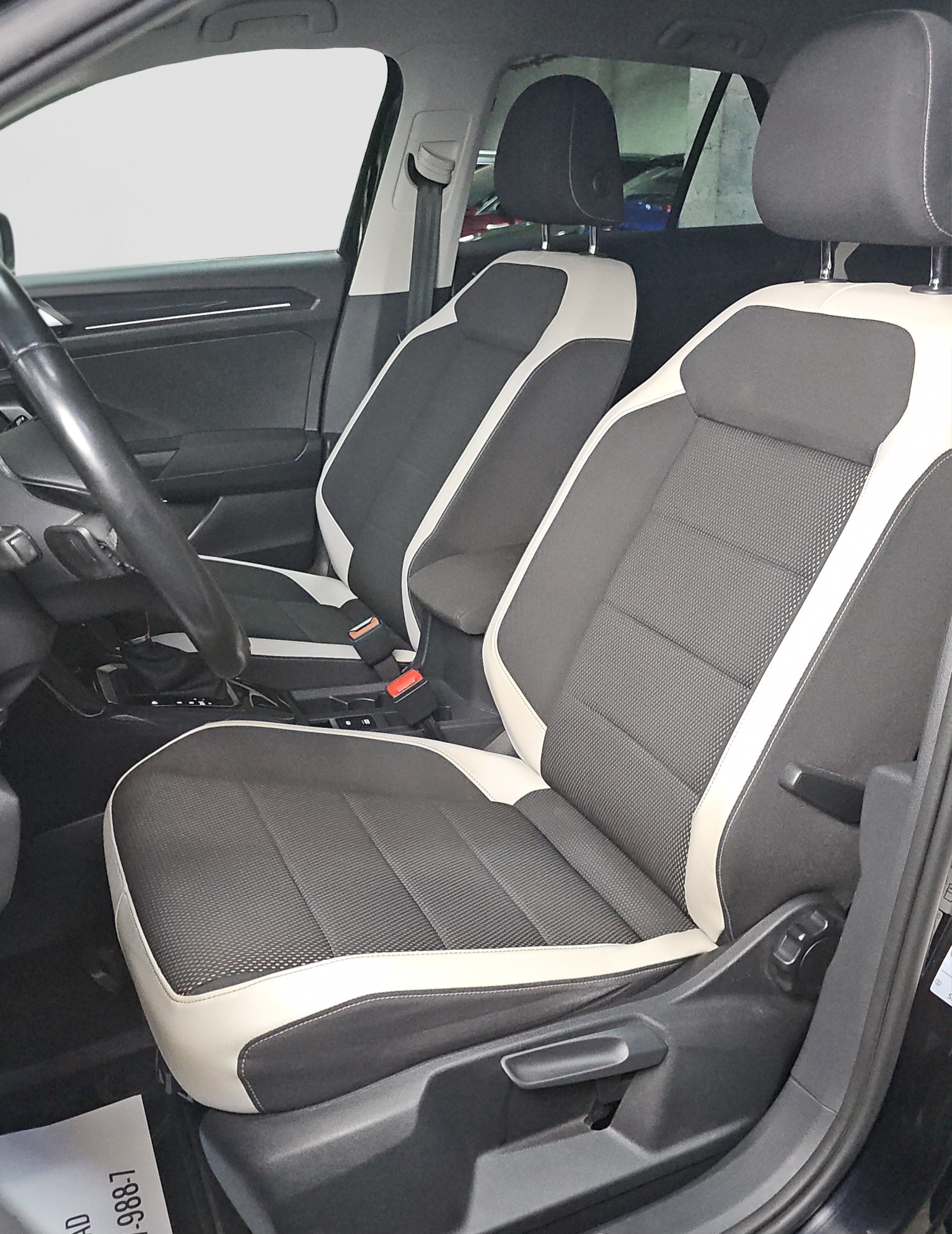 
								Volkswagen T-Roc AUTO/VIRT full									