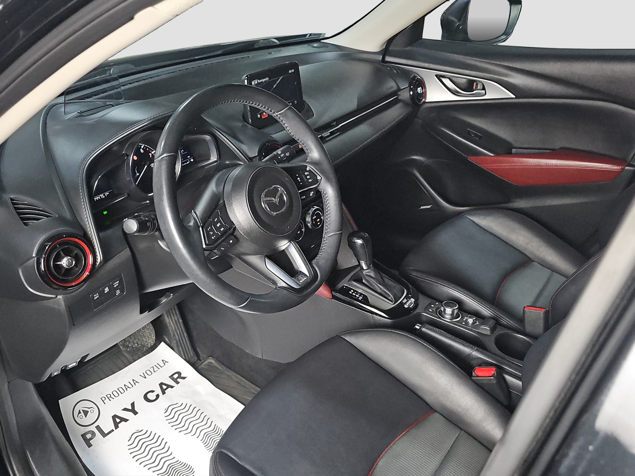 
								Mazda CX-3 AUTO/FU.LL full									
